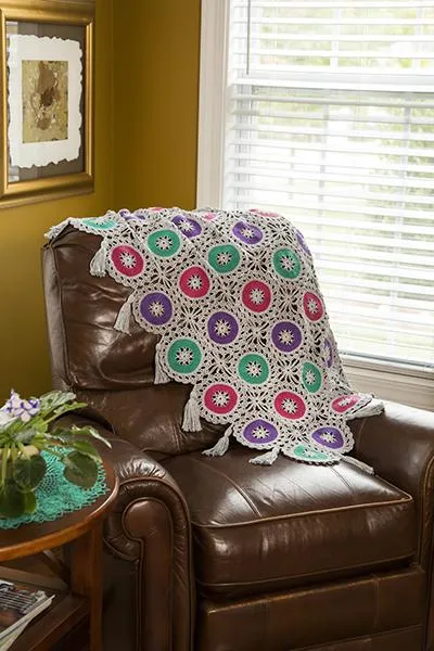 Bold Circles Throw