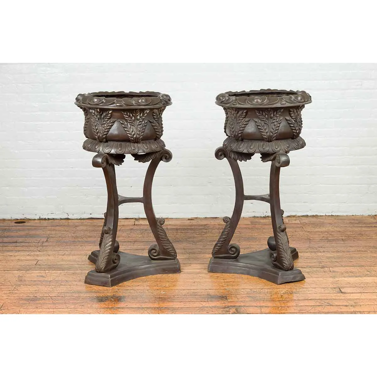 Bronze Tripod European Style Planters
